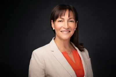 Professional Headshot of a woman in a blazer